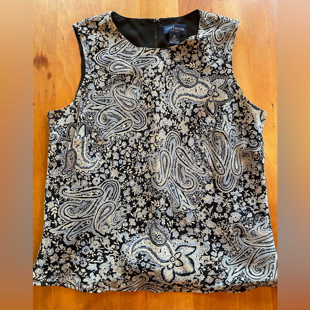 Ann Taylor sleeveless paisley blouse 8 petite